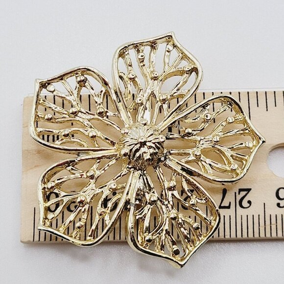 Vintage Signed GERRY'S Flower Brooch Gold Tone Timeless Classic Textured Exc Con - Picture 4 of 5